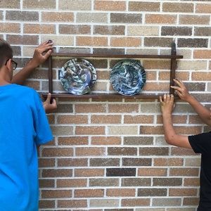 Hanging rack for collectors plates